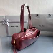 Uubags Balenciaga Carrie small Bowling bag in red calfskin with aged silver hardware  - 6