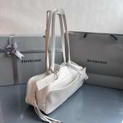 Uubags Balenciaga Carrie small Bowling bag in white calfskin with antique silver hardware - 6