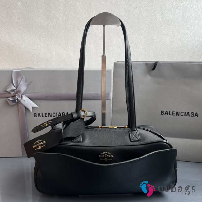 Uubags Balenciaga Carrie small Bowling bag in black calfskin with antique silver hardware - 1