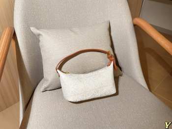 Uubags Loewe Cubi anagram canvas and leather shoulder bag 20x12x7cm
