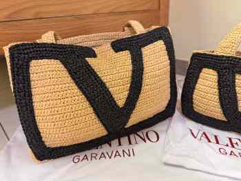 Uubags Valentino Garavani Viva Superstar Medium Shopping Bag In Black Raffia 37x24x9cm
