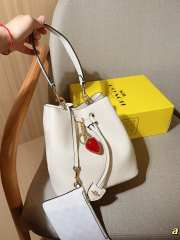 Uubags Coach Rowan Bucket Bag In White 22x22x14cm - 3