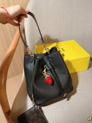 Uubags Coach Rowan Bucket Bag In Black 22x22x14cm - 4