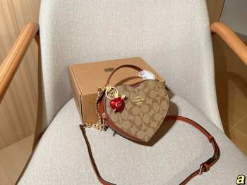 Uubags Coach Heart Crossbody Bag In Signature Canvas 1 18x15cm