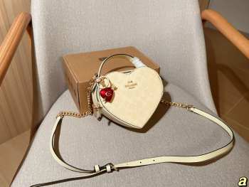 Uubags Coach Heart Crossbody Bag In Signature Canvas 3 18x15cm