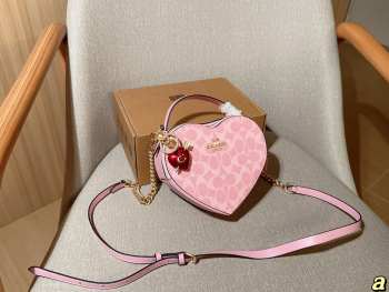 Uubags Coach Heart Crossbody Bag In Signature Canvas 4 18x15cm