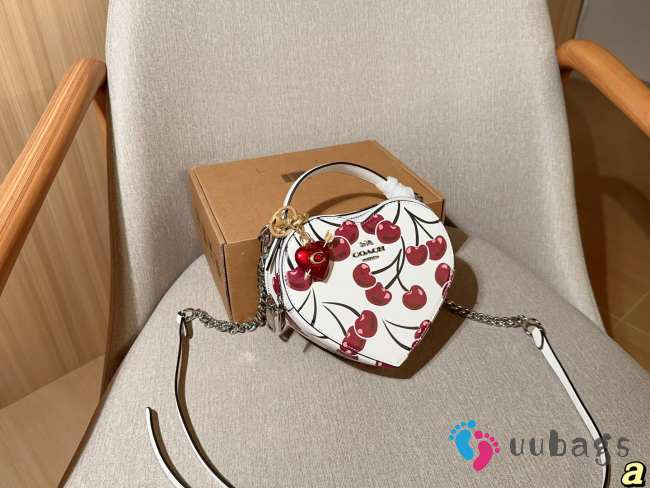 Uubags Coach Cherry Print Heart Crossbody Bag White 18x15cm - 1