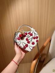 Uubags Coach Cherry Print Heart Crossbody Bag White 18x15cm - 6