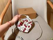 Uubags Coach Cherry Print Heart Crossbody Bag White 18x15cm - 5