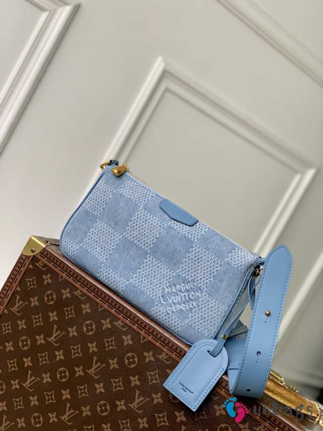 Uubags Louis Vuitton N00204 Pochette Accessories XL Bag Denim Blue 28x16.5x9cm - 1