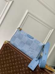 Uubags Louis Vuitton N00204 Pochette Accessories XL Bag Denim Blue 28x16.5x9cm - 1