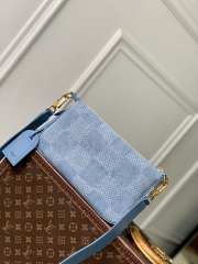 Uubags Louis Vuitton N00204 Pochette Accessories XL Bag Denim Blue 28x16.5x9cm - 4
