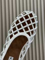 Uubags Alaia Grege Cage Ballet Flats In White Patent Calfskin - 2