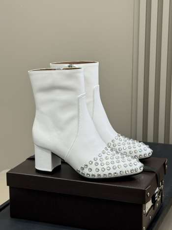 Uubags Alaia Low Boots In Strass Calfskin In White 6cm