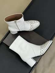 Uubags Alaia Low Boots In Strass Calfskin In White 6cm - 6