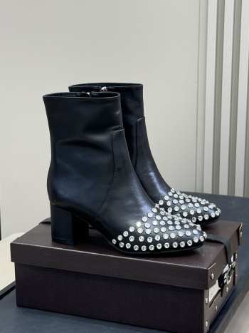 Uubags Alaia Low Boots In Strass Calfskin In Black 6cm