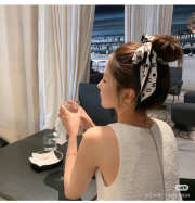 Uubags Chanel Silk CC Twilly Hair Tie Ivory/ Black - 2