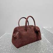 Uubags Jacquemus La Croisiere Small soft crocodile embossed suede bowling bag in dark brown 26x16x11cm - 6
