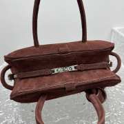 Uubags Jacquemus La Croisiere Small soft crocodile embossed suede bowling bag in dark brown 26x16x11cm - 4