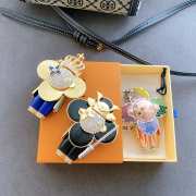 Uubags Louis Vuitton Vivienne Keychain  - 1