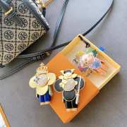 Uubags Louis Vuitton Vivienne Keychain  - 3