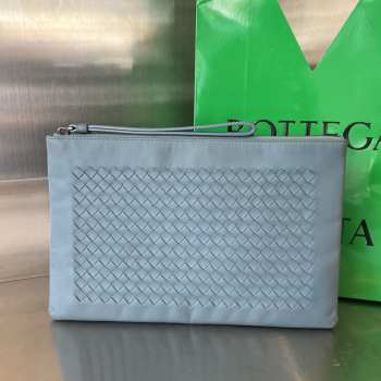 Uubags Bottega Veneta leather clutch bag in blue 30x20cm