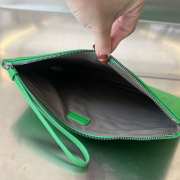 Uubags Bottega Veneta leather clutch bag in green 30x20cm - 3