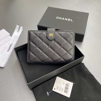 Uubags Chanel Matelasse passport case in black 10x14x2cm