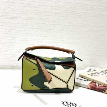 Uubags Loewe Puzzle 10 Paula’s Ibiza Kiwi re-edition bag in green classic calfskin 18x11x7.5cm
