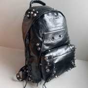 Uubags Balenciaga Le Cagole Backpack in black Arena lambskin, aged-silver hardware 33x9x48cm - 4