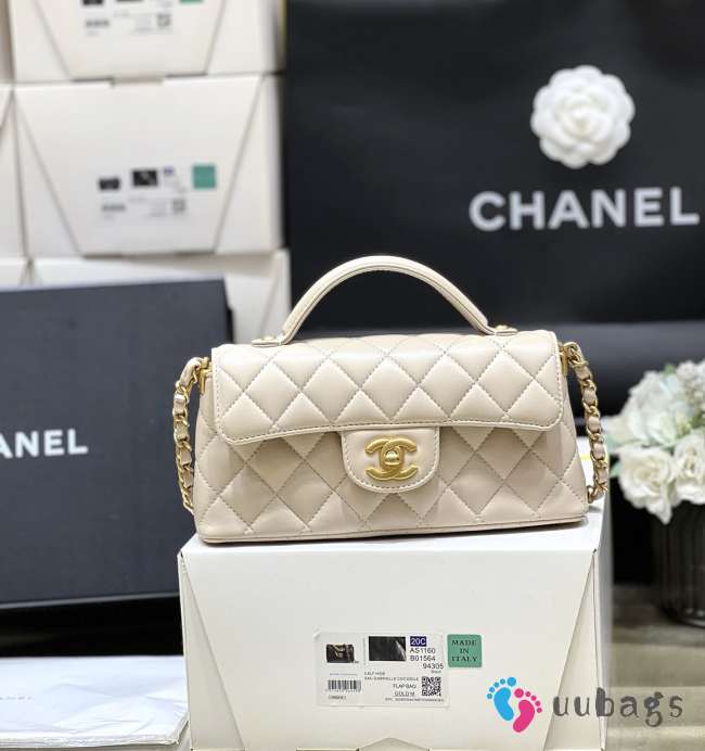 Uubags Chanel Small flap bag with top handle, lambskin, white 14x20x5.5cm - 1