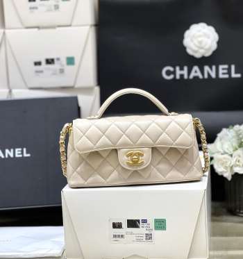 Uubags Chanel Small flap bag with top handle, lambskin, white 14x20x5.5cm