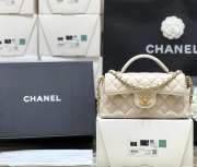 Uubags Chanel Small flap bag with top handle, lambskin, white 14x20x5.5cm - 4