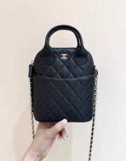Uubags Chanel Clutch With Chain Suede, Sheepskin & Gold Metallic Black 18x17x6cm - 1