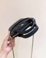 Uubags Chanel Clutch With Chain Suede, Sheepskin & Gold Metallic Black 18x17x6cm - 6