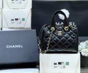 Uubags Chanel Small Bowling Bag Patent Crumpled Calfskin & Gold-Tone Metal Black 17x21x13cm - 1