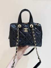 Uubags Chanel Small Bowling Bag Patent Crumpled Calfskin & Gold-Tone Metal Black 17x21x13cm - 5