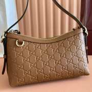 Uubags Gucci Emblem small shoulder bag brown GG embossed leather 22x14x8cm - 3