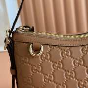 Uubags Gucci Emblem small shoulder bag brown GG embossed leather 22x14x8cm - 2