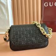 Uubags Gucci emblem small black embossed GG leather bag 20.5x13x7cm - 3