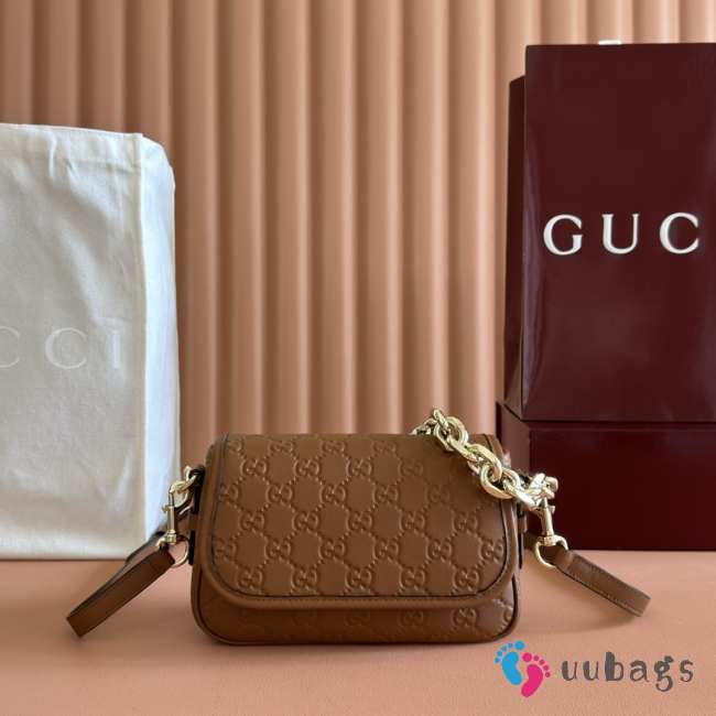 Uubags Gucci emblem small brown embossed GG leather bag 20.5x13x7cm - 1