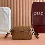 Uubags Gucci emblem small brown embossed GG leather bag 20.5x13x7cm - 5