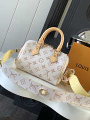Uubags Louis Vuitton Monogram Small Speedy Bag in White and Yellow 18x12.5x11cm - 4