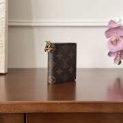 Uubags Louis Vuitton M14718 Charms Wallet Monogram Cotton Candy 9x10x2.5cm - 4