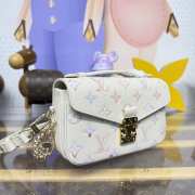Uubags Louis Vuitton M25682 Pochette Metis East West Bag Dream Cream Color 21.5x13.5x6cm - 6