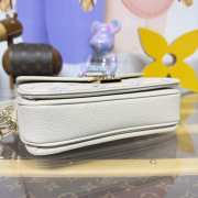 Uubags Louis Vuitton M25682 Pochette Metis East West Bag Dream Cream Color 21.5x13.5x6cm - 5