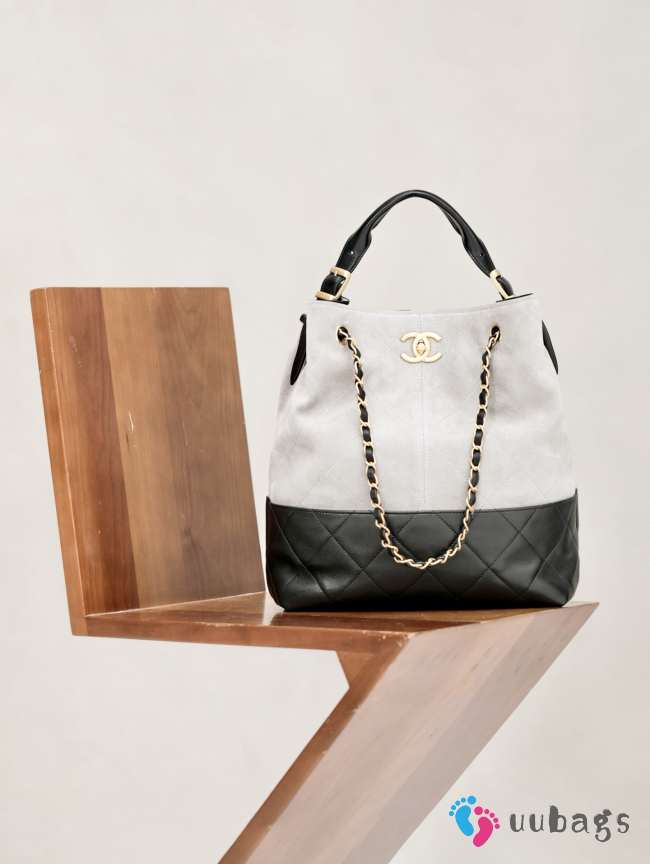 Uubags Chanel Shopping Bag Suede Calfskin, Shiny Lambskin & Gold-Tone Metal Grey & Black 33x29x11cm - 1