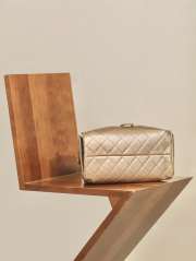 Uubags Chanel 25 Small Handbag Metallic Grained Calfskin & Gold Metal Dark Gold 30x26x14cm - 4