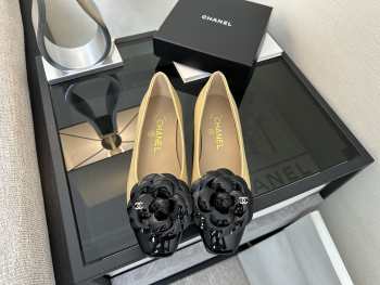 Uubags Chanel Beige/Black Leather Camelia Flower Ballet Flats