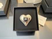 Uubags Chanel 2021K Golden Tone Heart Metal Brooch With CC Logo Black - 2